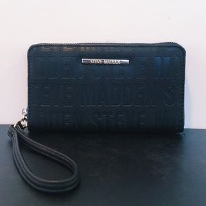 STEVE MADDEN BLK Stamped Logo Wallet w/ Wristlet
